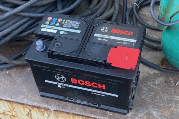 カングー バッテリー交換 AGM BOSCH